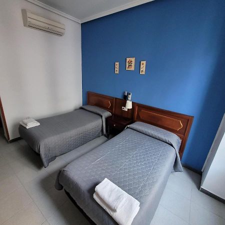 Hostal Pan America Madrid Bagian luar foto
