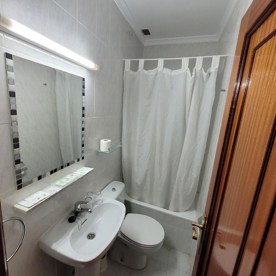 Hostal Pan America Madrid Bagian luar foto
