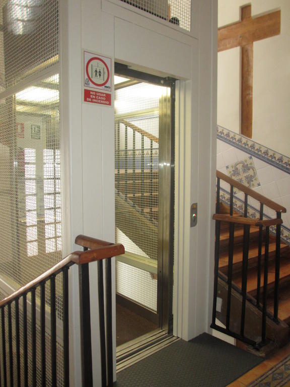 Hostal Pan America Madrid Bagian luar foto